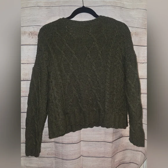 Charlotte Russe Green Crew Neck Cable Knit Sweater - Picture 4 of 4